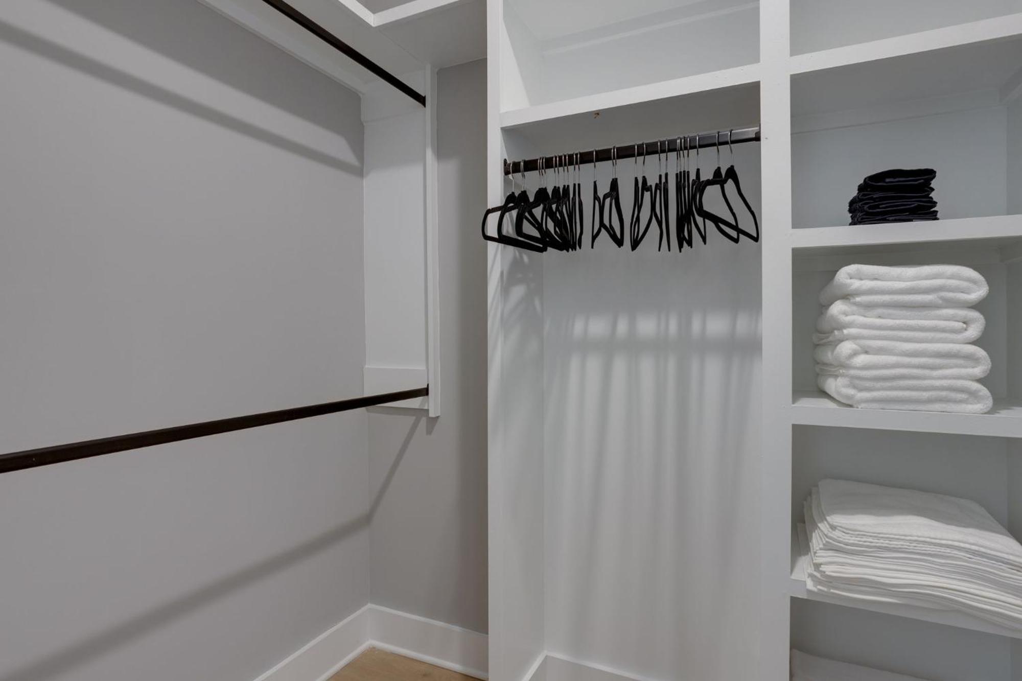 Modern Townhome, 10Min To Downtown! 8Min To Grand Ole Opry! Sleeps 8! ناشفيل المظهر الخارجي الصورة