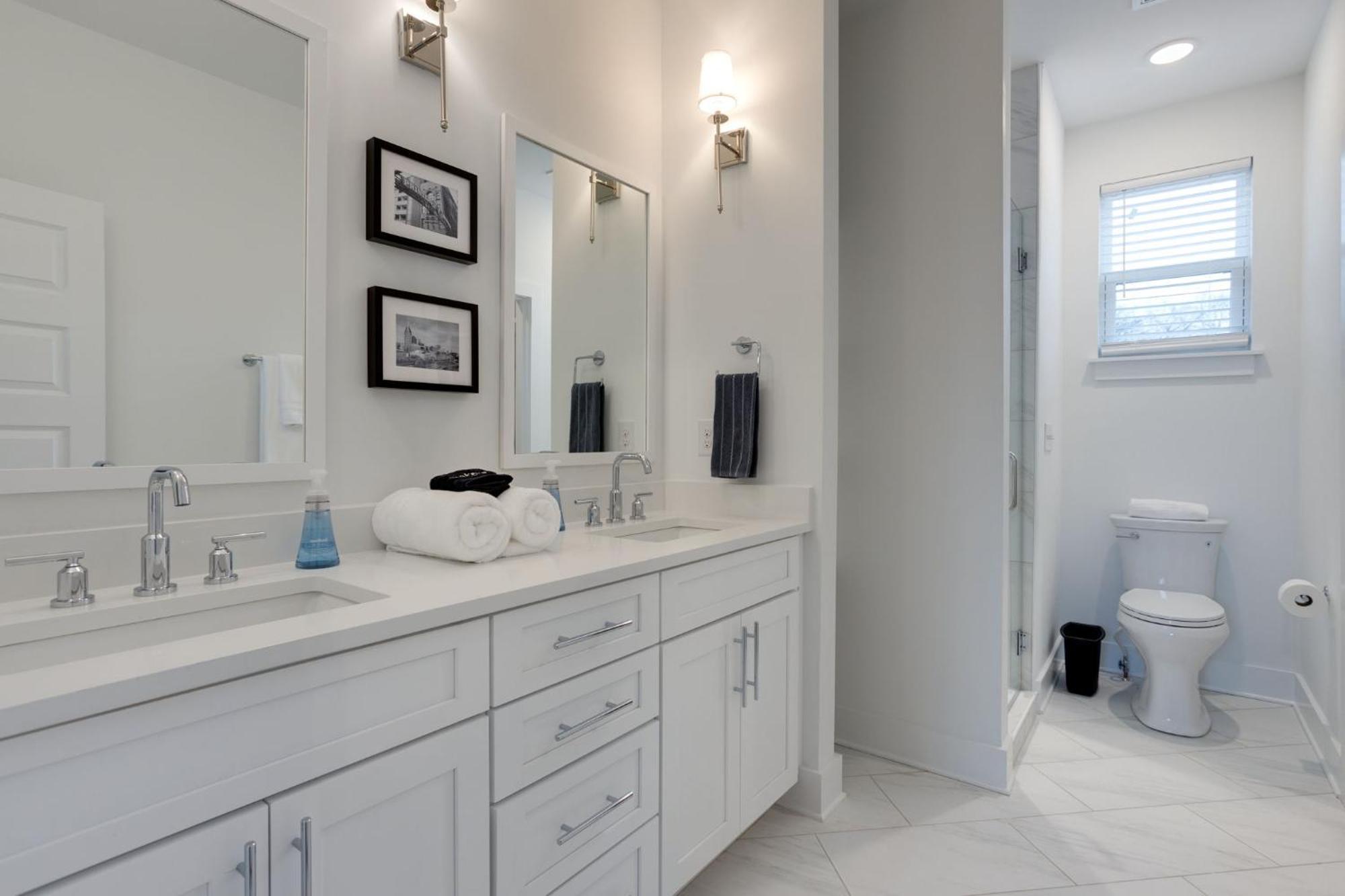 Modern Townhome, 10Min To Downtown! 8Min To Grand Ole Opry! Sleeps 8! ناشفيل المظهر الخارجي الصورة