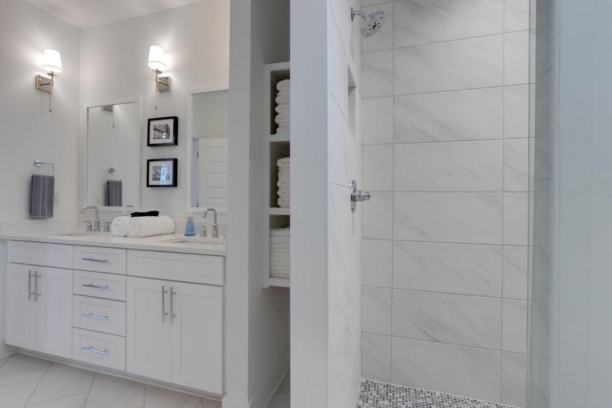 Modern Townhome, 10Min To Downtown! 8Min To Grand Ole Opry! Sleeps 8! ناشفيل المظهر الخارجي الصورة