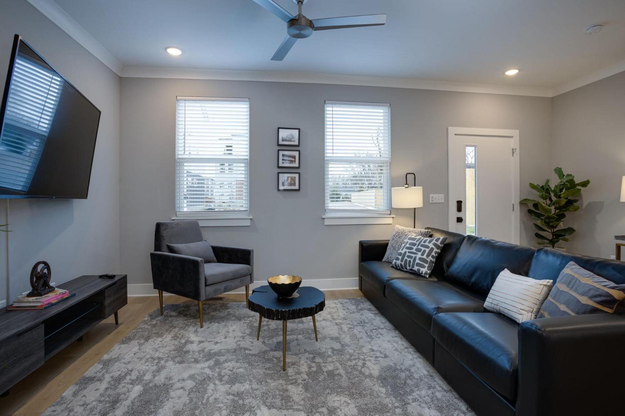 Modern Townhome, 10Min To Downtown! 8Min To Grand Ole Opry! Sleeps 8! ناشفيل المظهر الخارجي الصورة